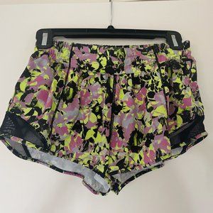 lululemon hotty hot shorts 2.5 inch